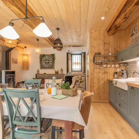 別荘 Du Rouge Gorge D'azun オーキュン